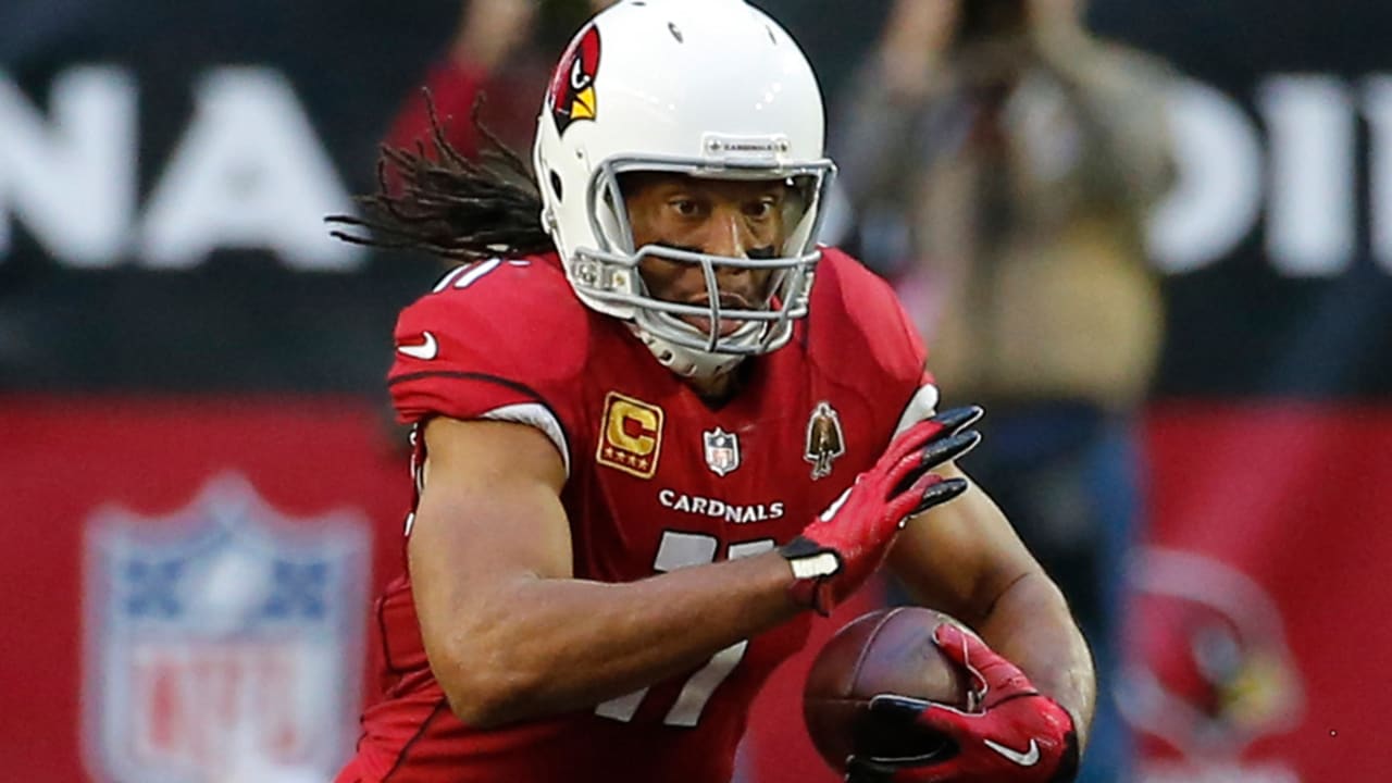 Cardinal's Larry Fitzgerald pulls in a touchdown pass over