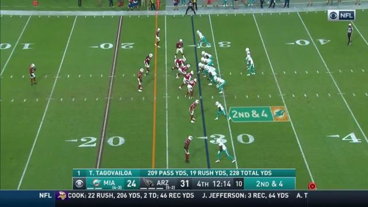 Miami Dolphins quarterback Tua Tagovailoa AMAZES announcer 