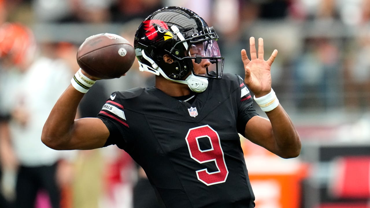 Arizona Cardinals quarterback Josh Dobbs lofts 23-yard sideline dime to  wide receiver Marquise Brown