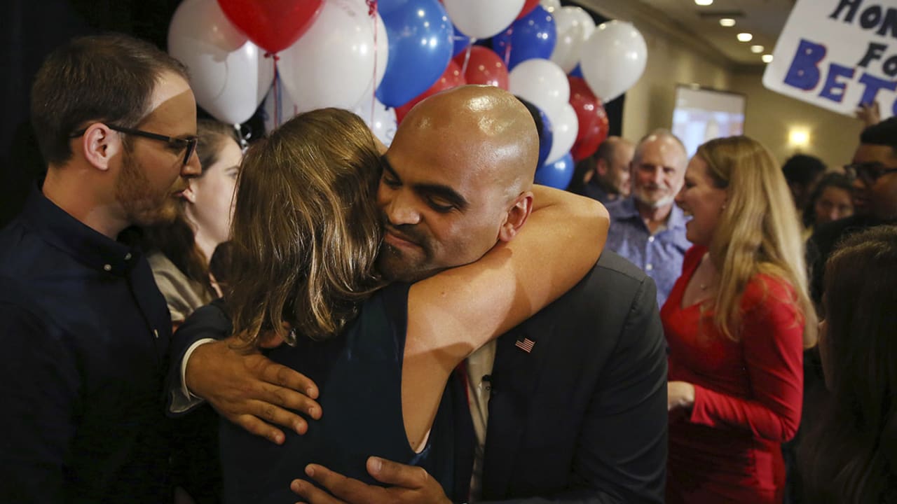 Former players Gonzalez, Allred elected to Congress