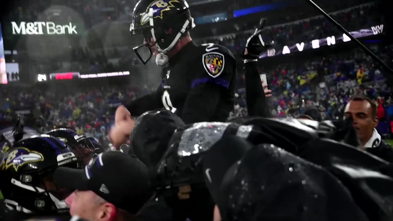 Ravens K Justin Tucker cheers on Orioles during walk-off win