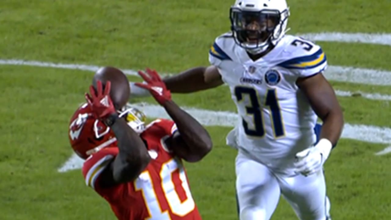 Tyreek Hill says he did not remove his helmet in celebration - NBC