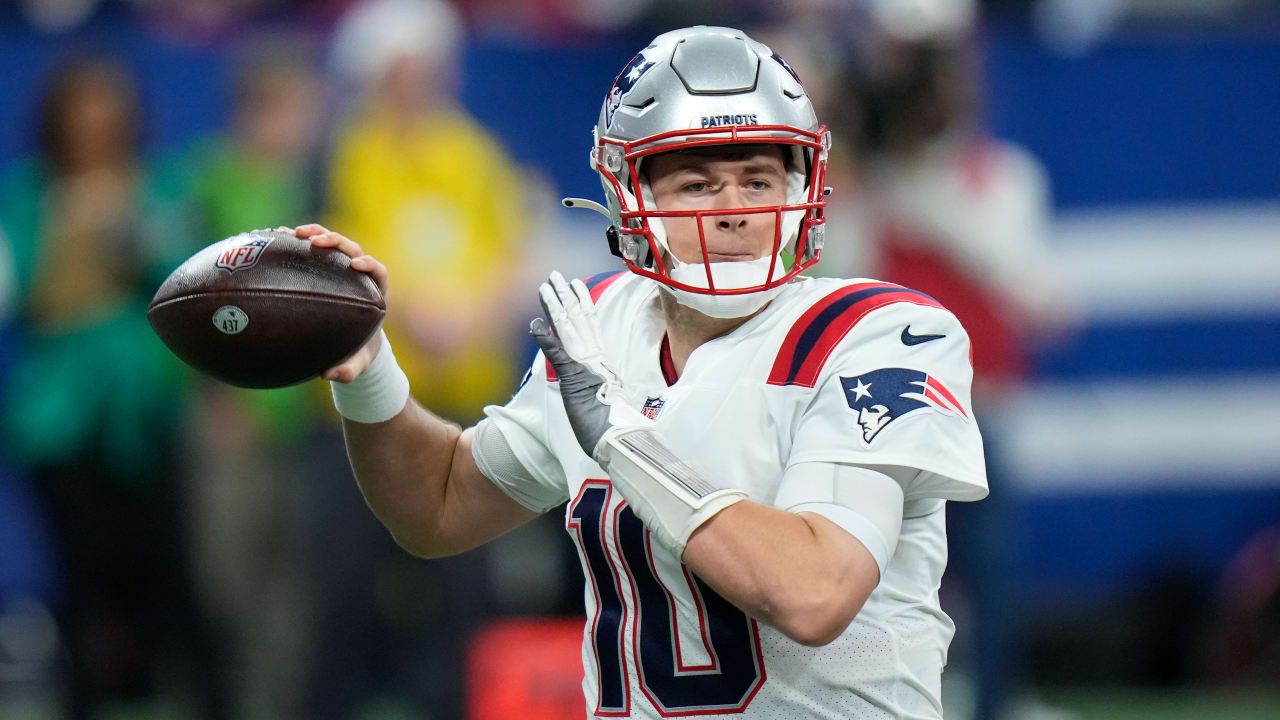 New England Patriots quarterback Mac Jones darts laser pass to wide