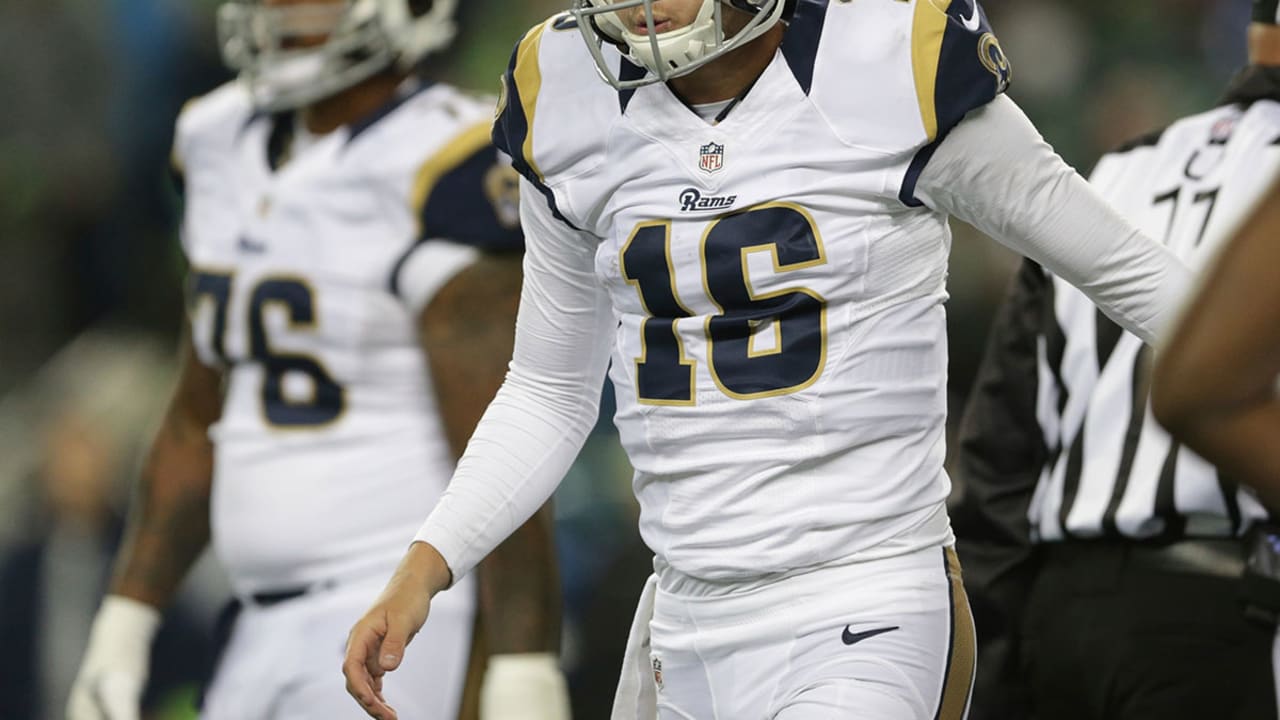 Jared Goff gets knocked out in Rams' loss to Seahawks, 24-3