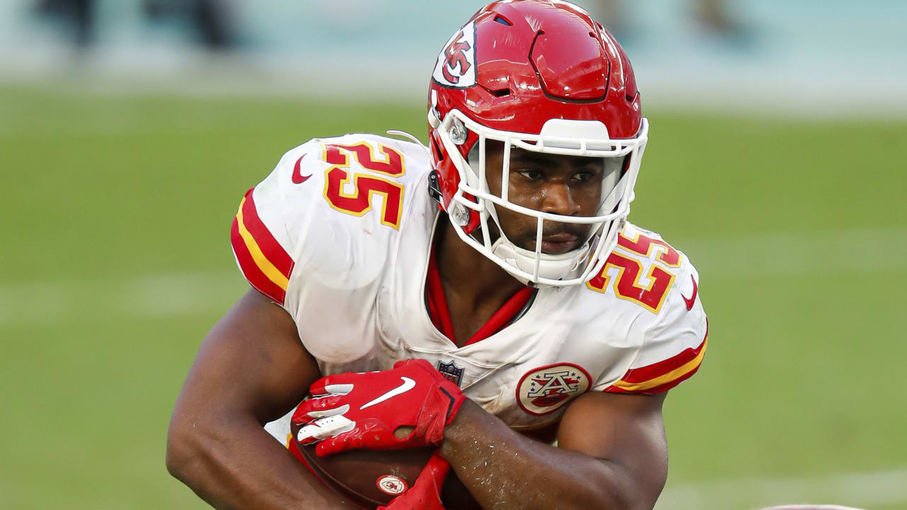 NFL rumors: Chiefs' Clyde Edwards-Helaire (ankle/hip) could return