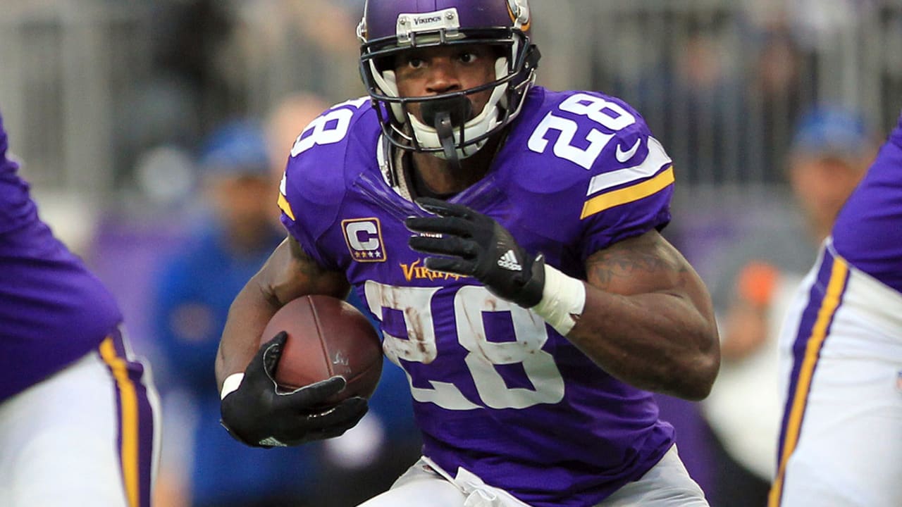 Adrian Peterson restructures contract with the Minnesota Vikings, NFL News