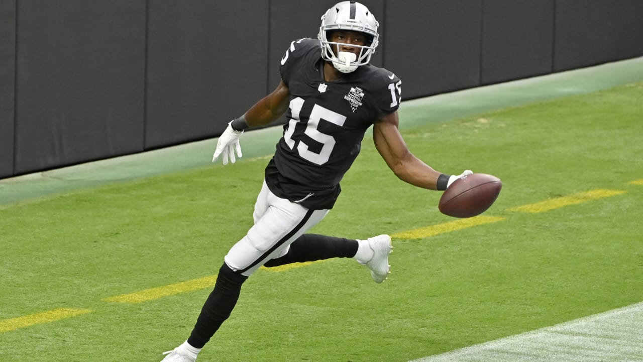 Las Vegas Raiders wide receiver Nelson Agholor beats 