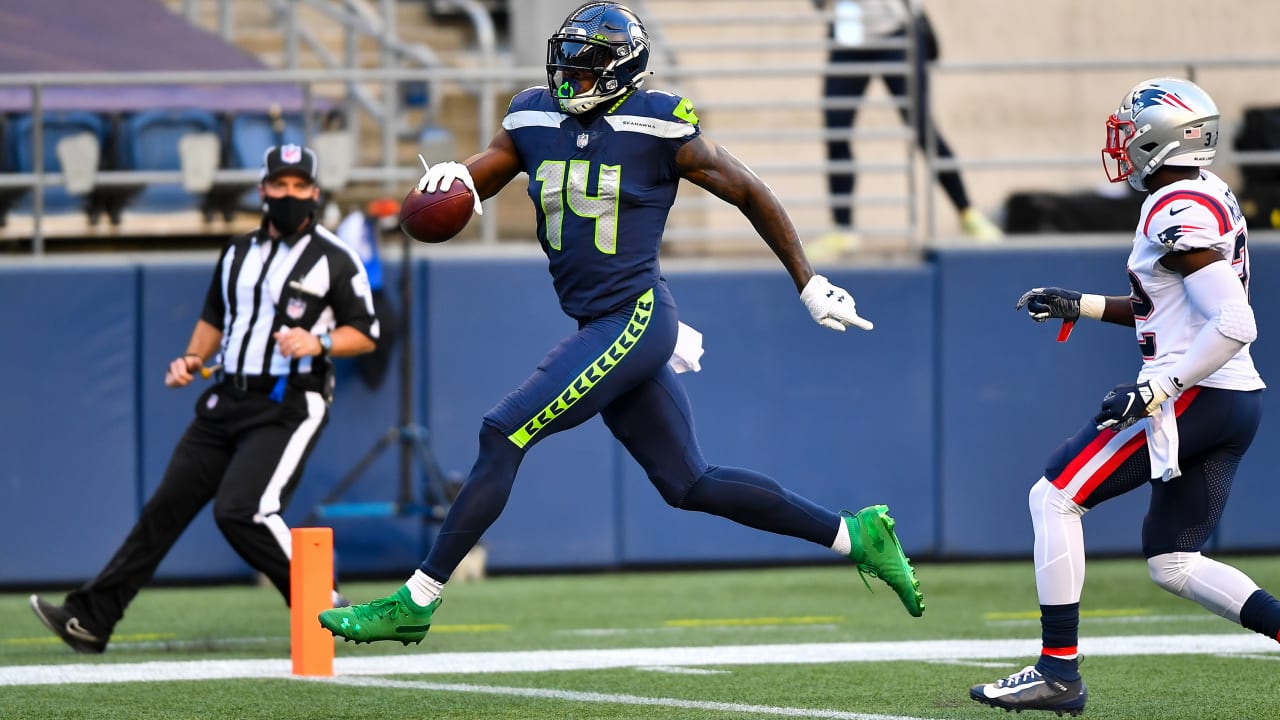 Can T Miss Play Seattle Seahawks Wide Receiver D K Metcalf Beats Stephon Gilmore On Td Bomb From Quarterback Russell Wilson