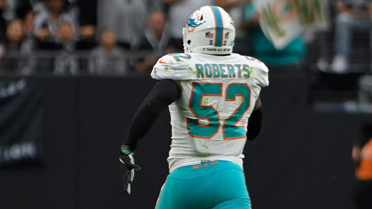 Can't-Miss Play: Miami Dolphins linebacker Elandon Roberts turns Las Vegas  Raiders quarterback Derek Carr's misfire into 85-YARD pick-six
