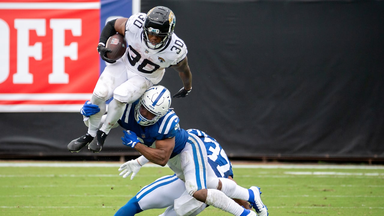 Jacksonville, FL, USA. 22nd Nov, 2020. Jacksonville Jaguars running back  James Robinson (30) during 1st half NFL football game between the  Pittsburgh Steelers and the Jacksonville Jaguars at TIAA Bank Field in