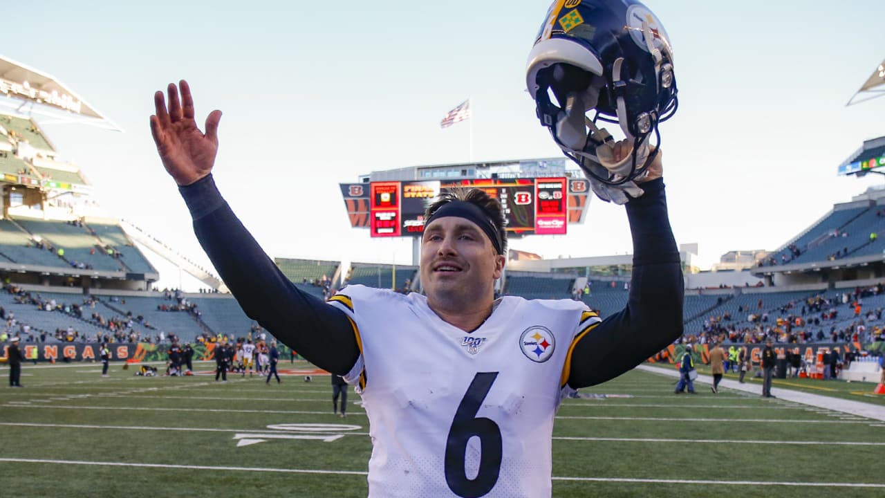 Can Devlin 'Duck' Hodges channel Roethlisberger, take Steelers to