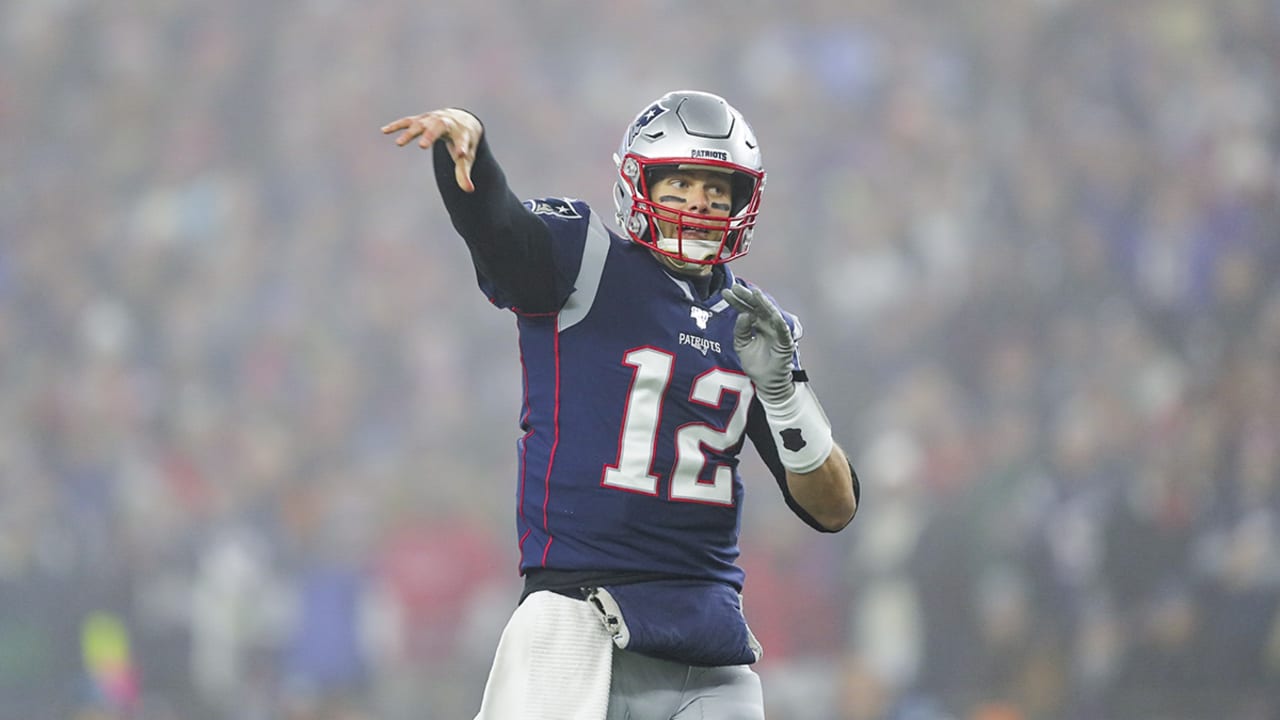 Tom Brady Officially Signs Contract With Buccaneers
