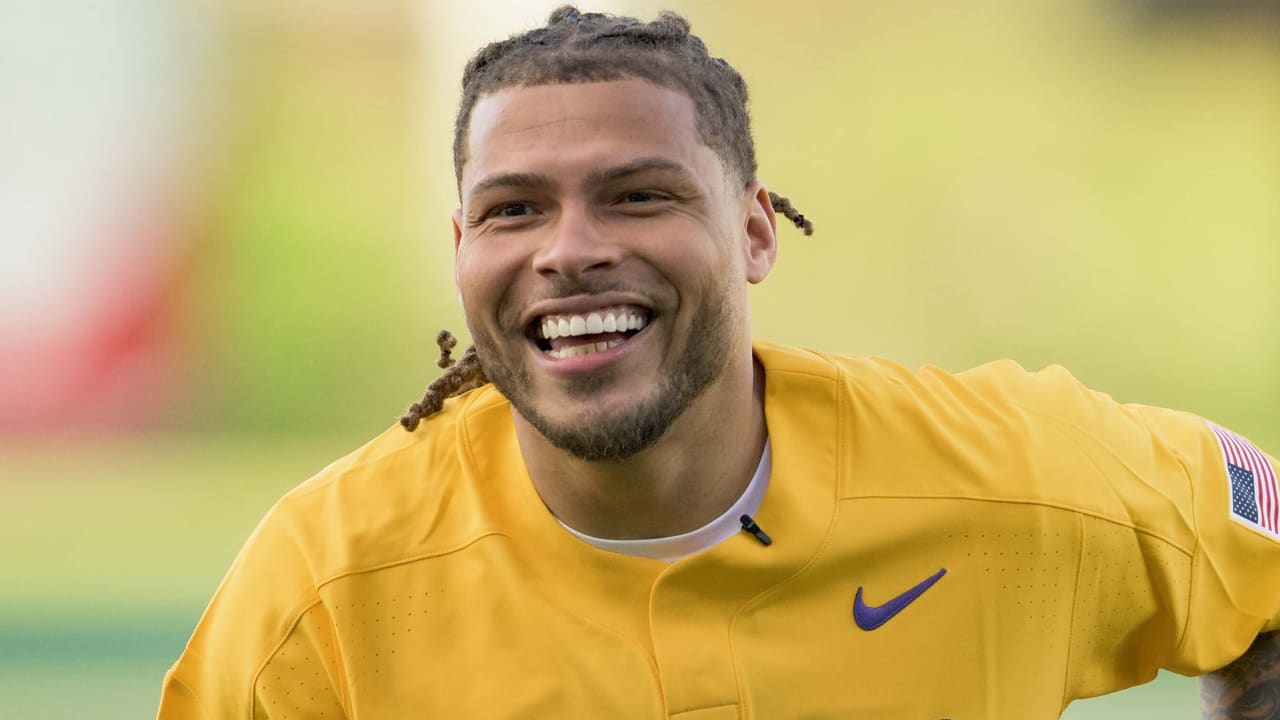 Kansas City Chiefs strong safety Tyrann Mathieu (32) wore a helmet with  Alton Sterling's name on the back during an NFL football game against the  New England Patriots, Monday, Oct. 5, 2020