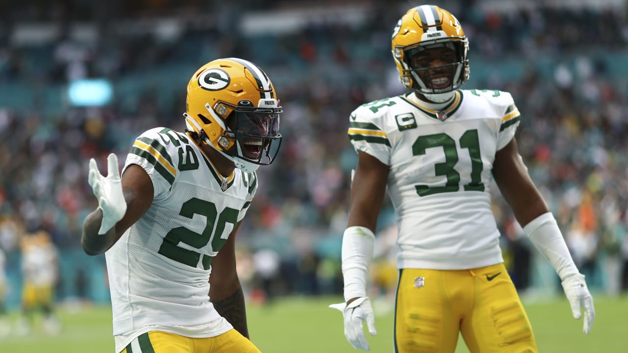 Green Bay Packers preserve playoff hopes with win over Miami Dolphins