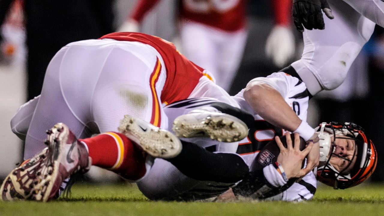 Kansas City Chiefs defensive end George Karlaftis overpowers two