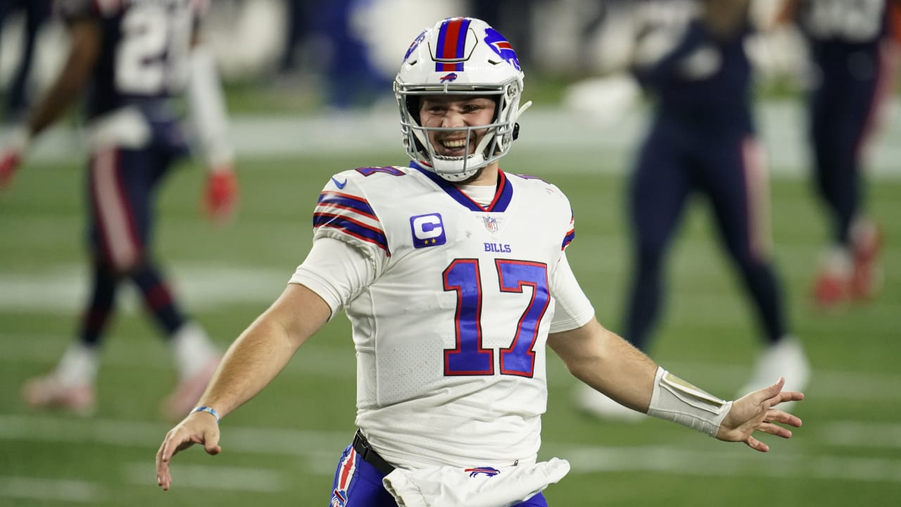 Guaranb Josh Allen breaks Jim Kelly's Bills singleseason record for