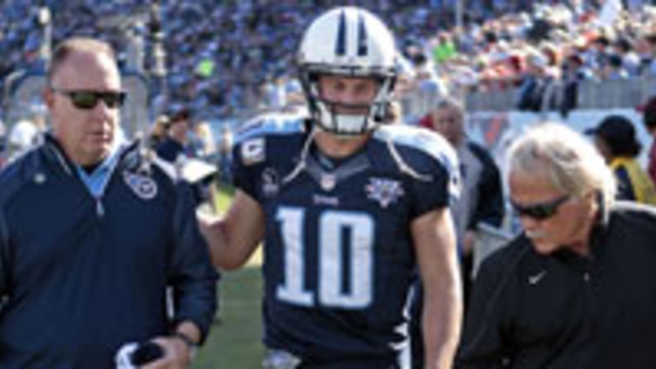 Jake Locker (foot) in crutches during Titans' loss | Latest NFL News ...