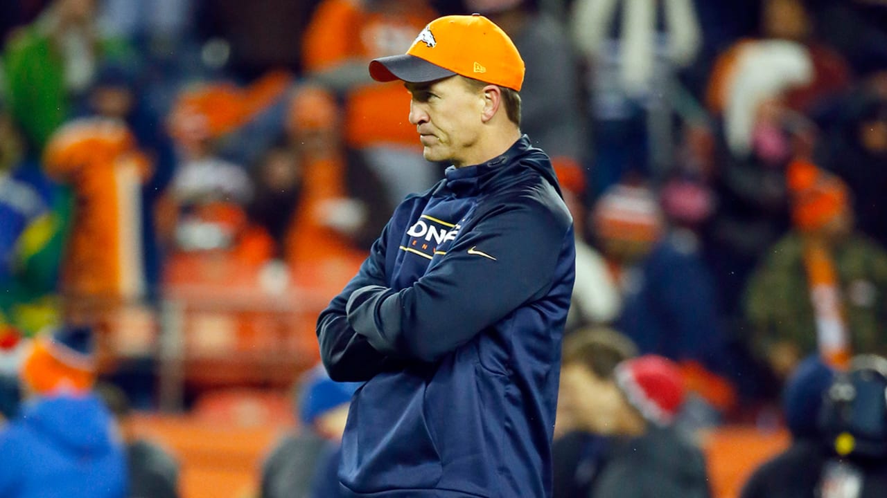 Manning-Peyton-151207-SL.jpg