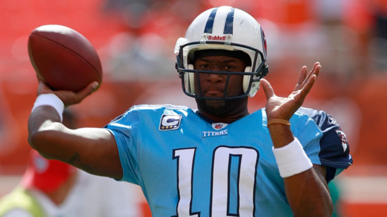 Vince Young guides resurgent Tennessee Titans past Houston Texans, NFL