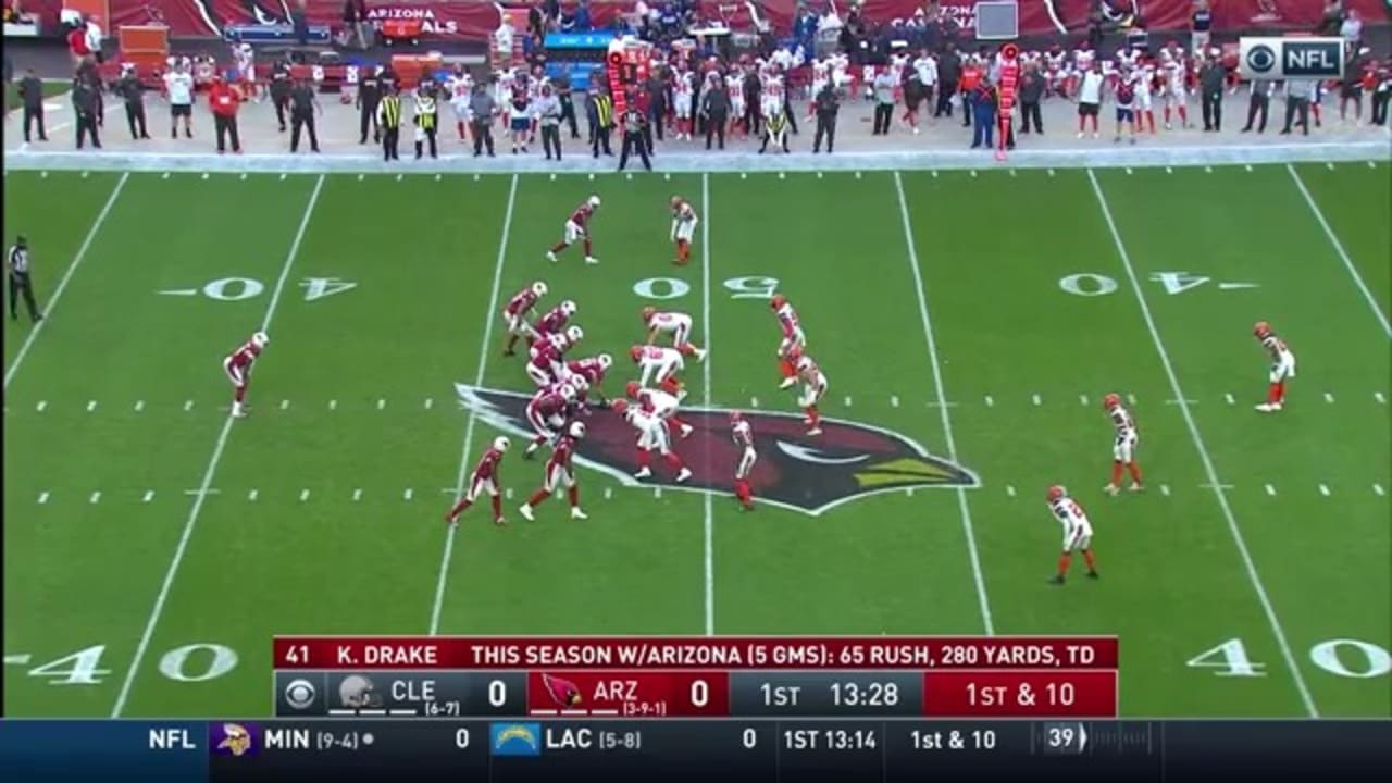 Kyler Murray shows arm strength on 16yard dart to Larry Fitzgerald