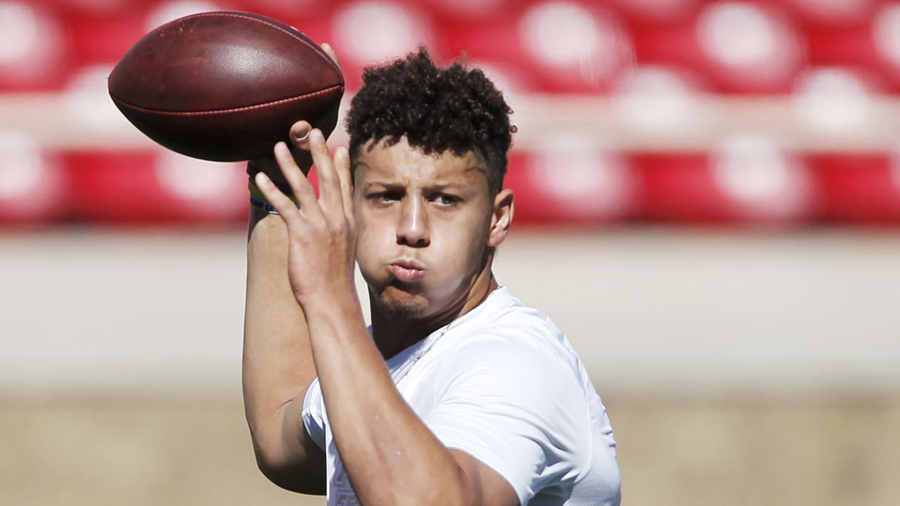 patrick-mahomes-170331-spot.jpg