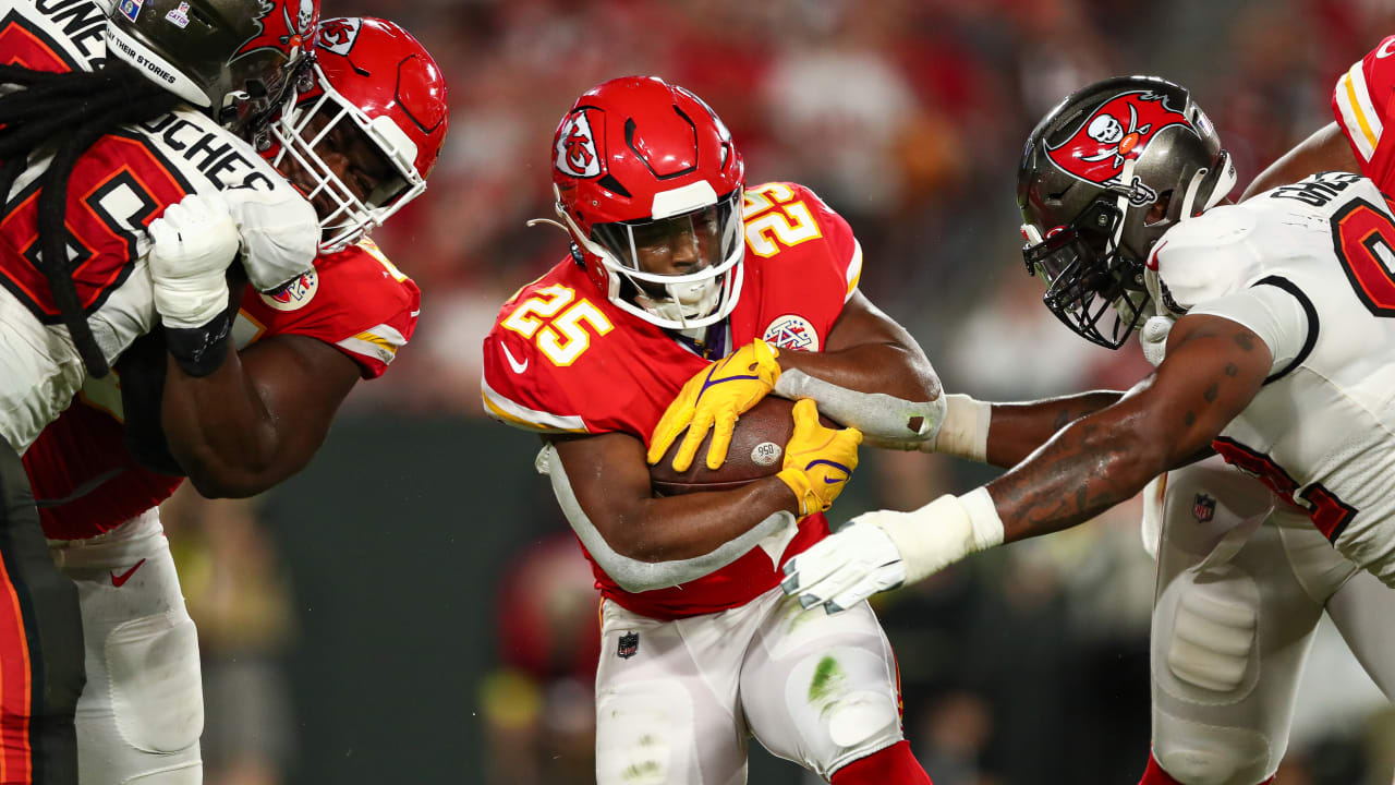 Kansas City Chiefs running back Clyde Edwards-Helaire (25) scores a  touchdown during an NFL football game against the Arizona Cardinals,  Sunday, Sept. 11, 2022, in Glendale, Ariz. (AP Photo/Rick Scuteri Stock  Photo 