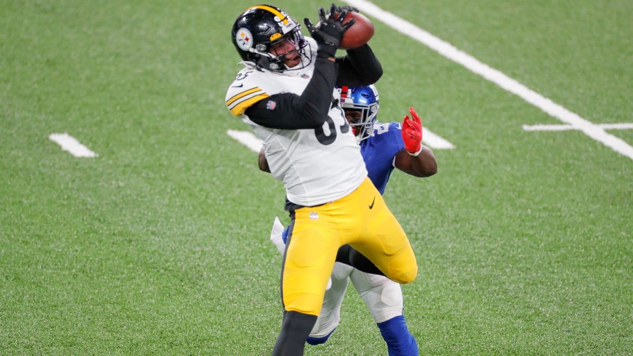 Pittsburgh Steelers tight end Eric Ebron runs by Jabrill Peppers for 18 ...