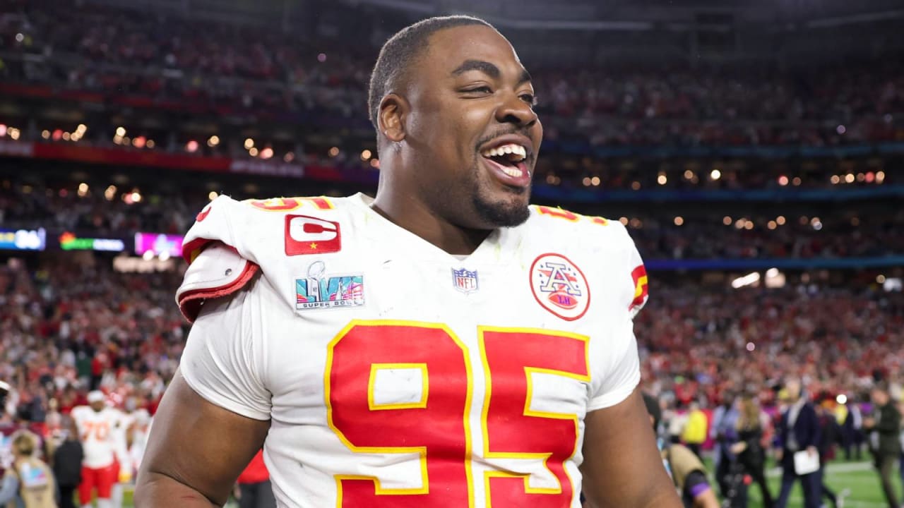 Chris Jones' new one-year deal with Chiefs worth up to $25 million