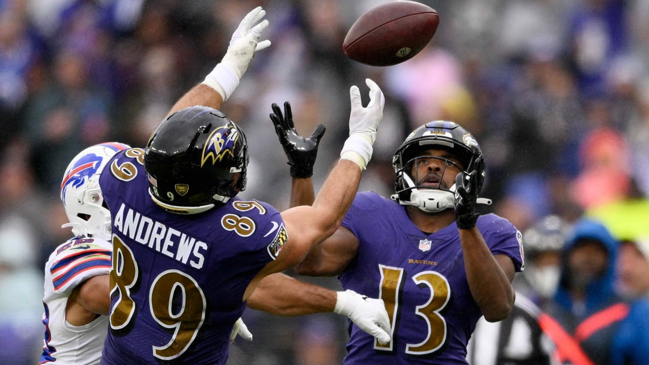 Baltimore Ravens' Devin Duvernay runs with the ball on the opening