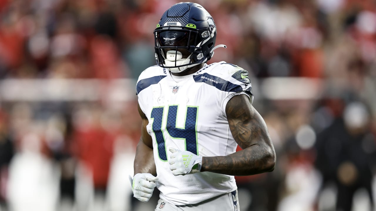 NFL player props, odds, expert picks for Week 12, 2022: DK Metcalf goes  over 66.5 receiving yards for Seahawks 