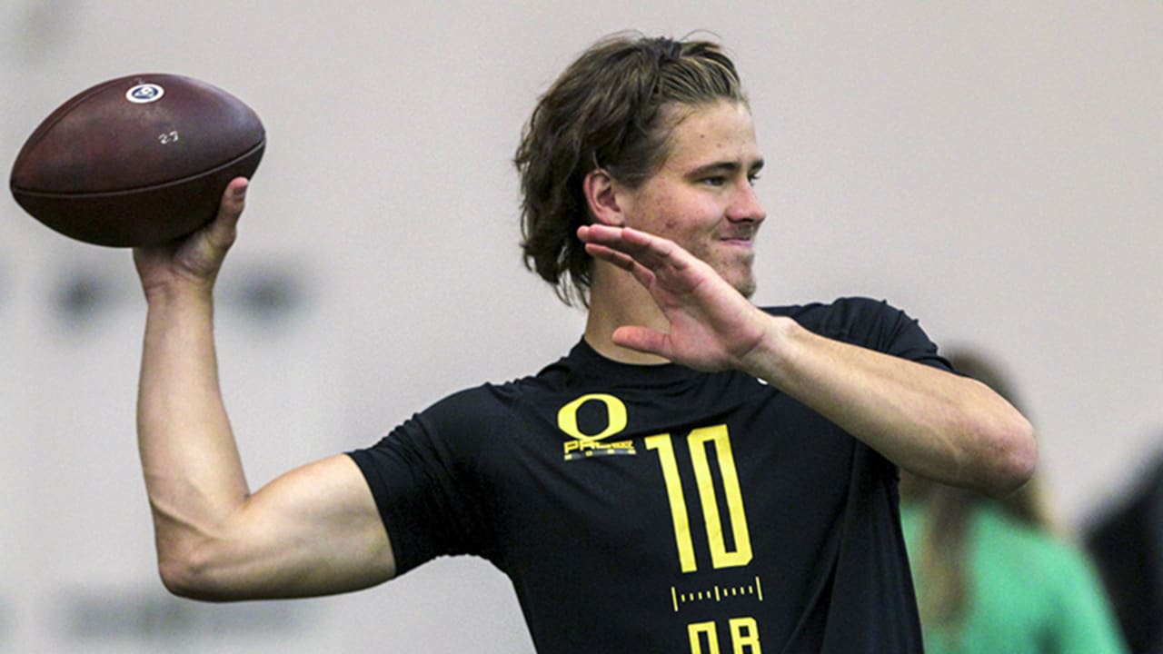 Previewing Oregon's ProDay featuring Justin Herbert among others