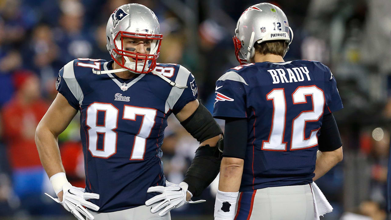 rob-gronkowski-tom-brady-150417-spot.jpg