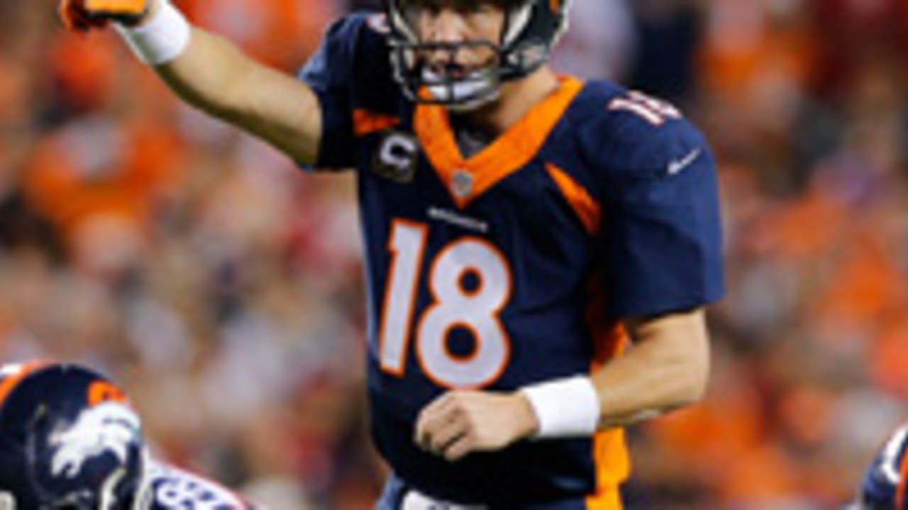 Peyton Manning Breaks Brett Favre's Touchdown Record; Hollywood Reacts –  The Hollywood Reporter