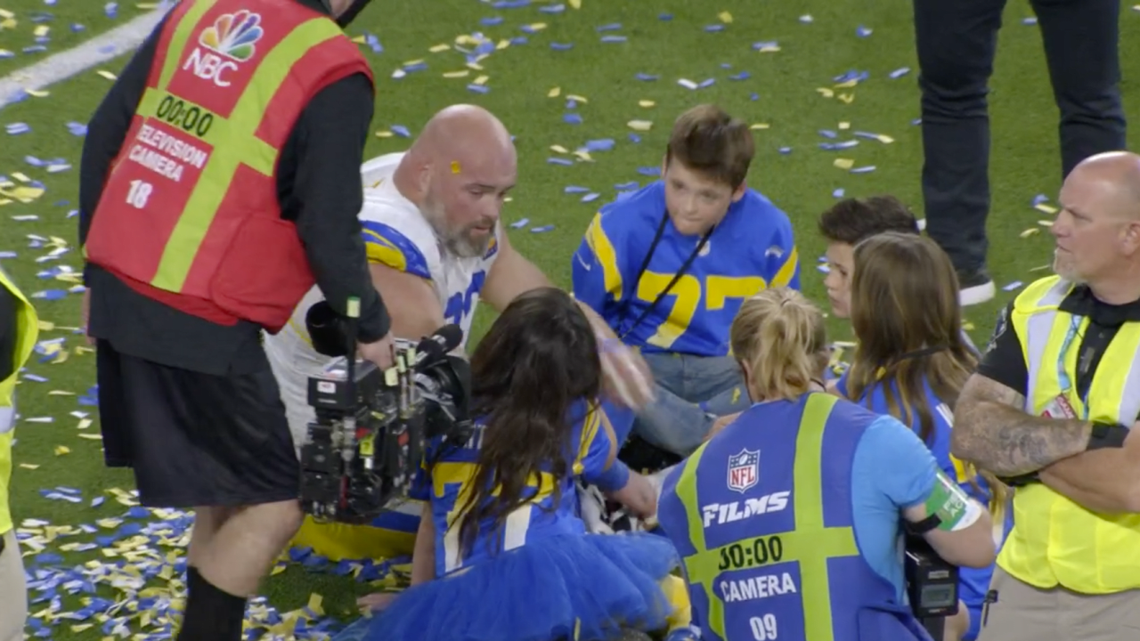 Los Angeles Rams offensive lineman Andrew Whitworth tells kids he's  retiring after Super Bowl LVI