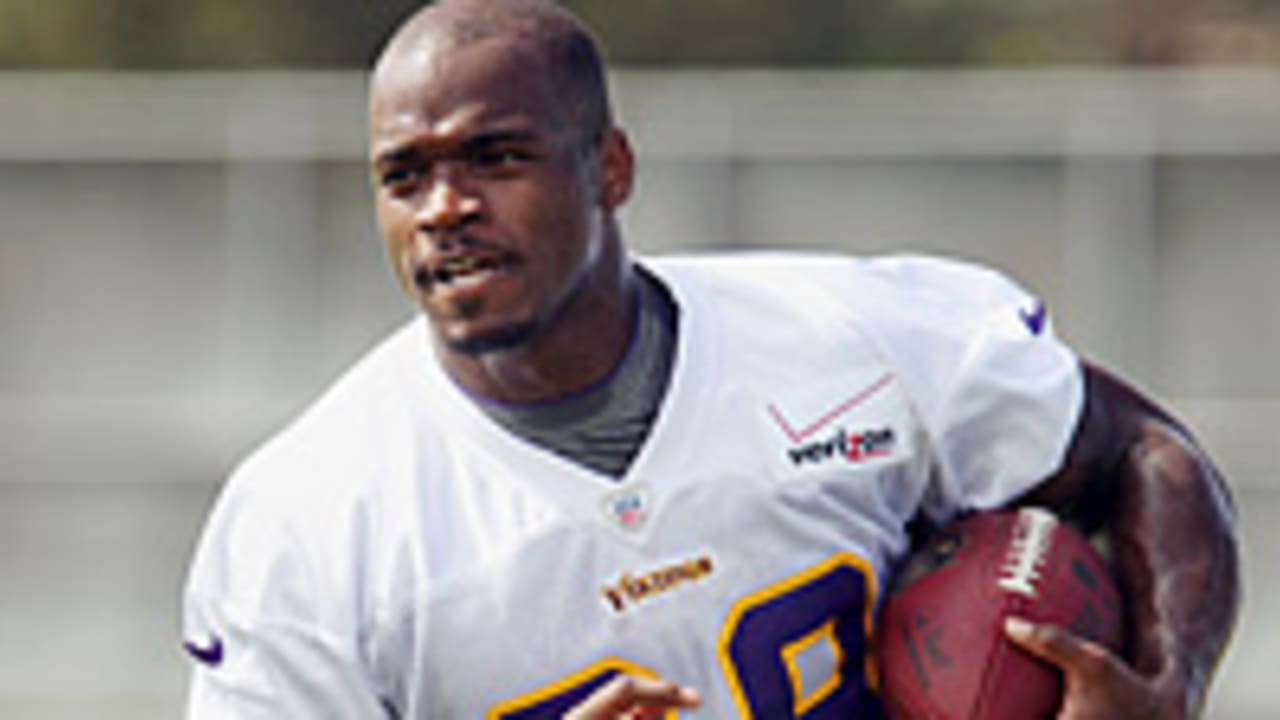 Five months after knee injury, Adrian Peterson already outrunning