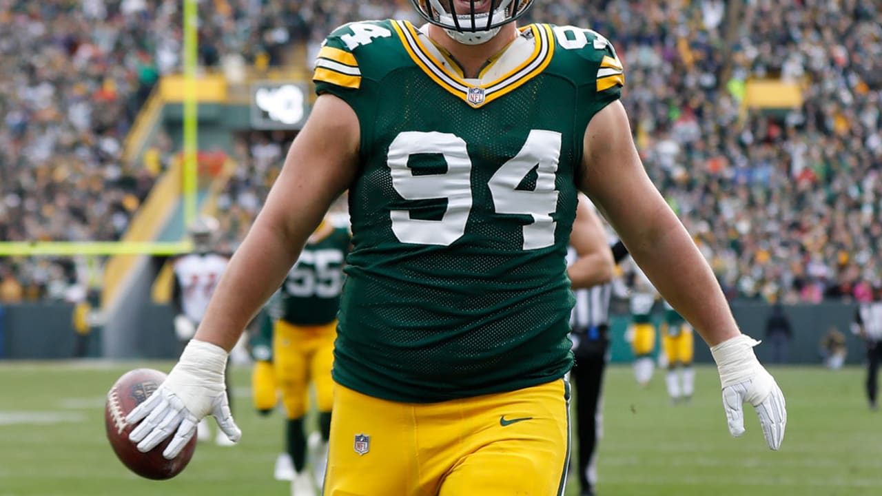 Poor Play and High Salary Makes Dean Lowry a Target To Depart Green Bay  Packers - Last Word on Pro Football