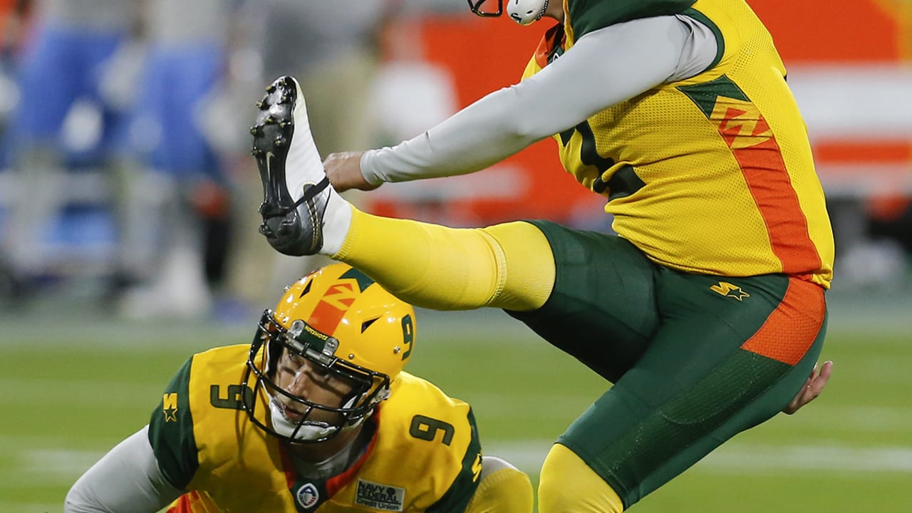 Nick Folk-sl.jpg