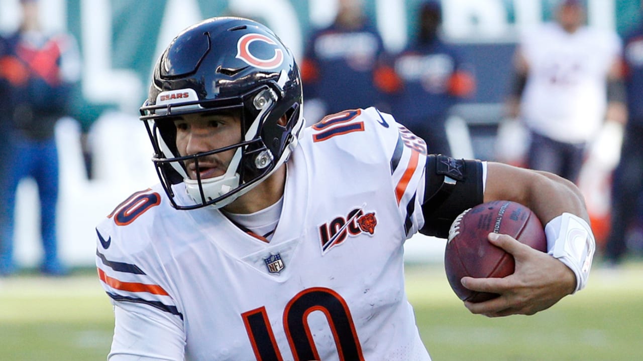 Chase Claypool Signs Old Mitch Trubisky Jersey at Soldier Field