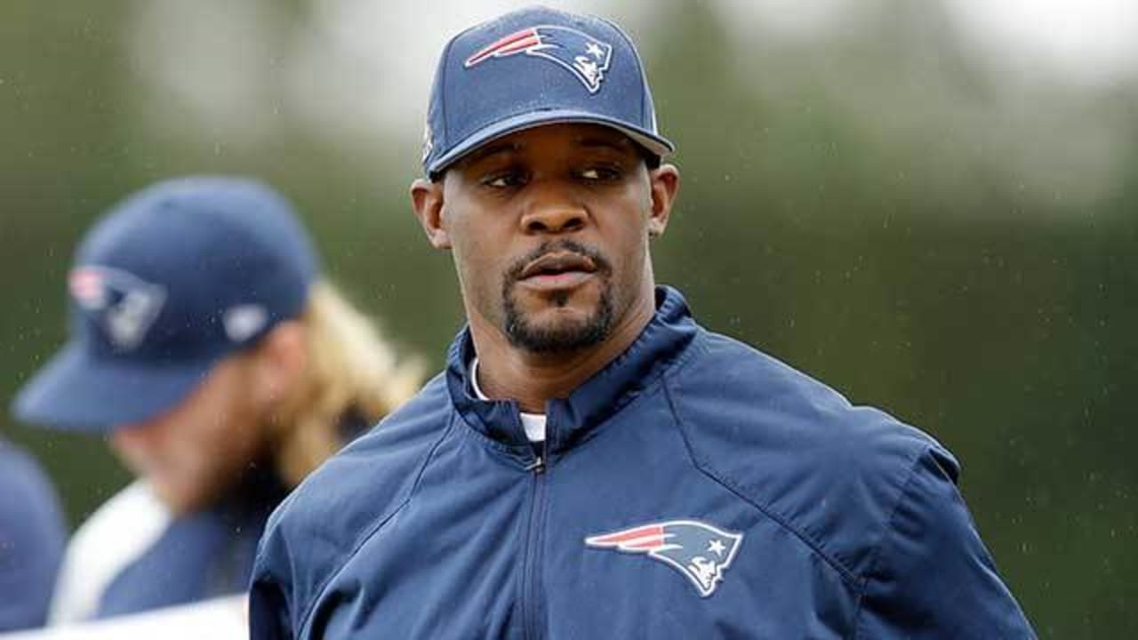 Ian Rapoport: Brian Flores is widely-regarded as 'ready' to be a HC