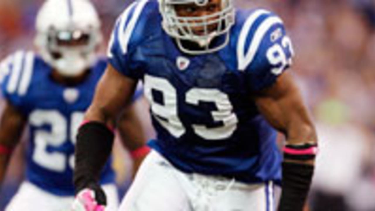 Dwight-Freeney-130328-Spot.jpg
