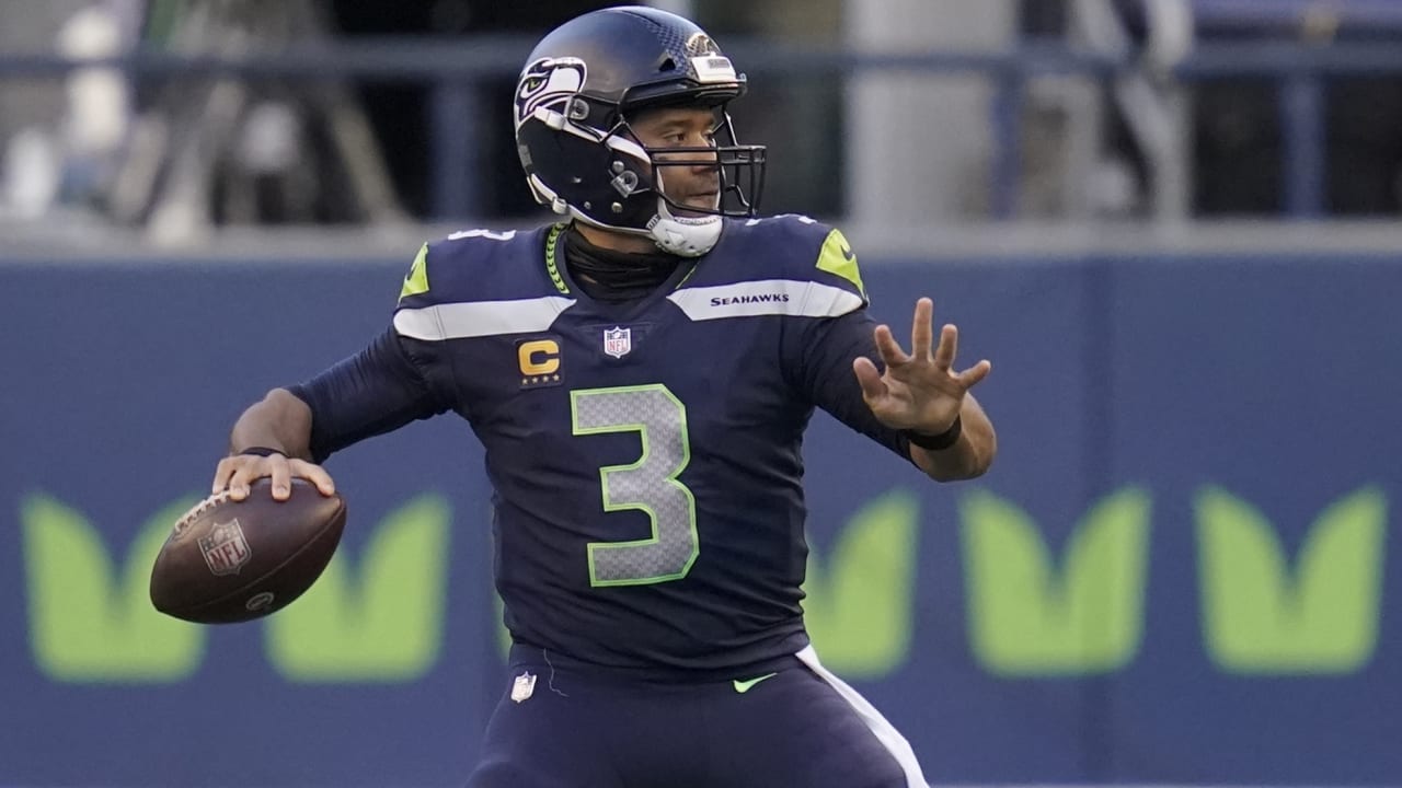 The Russell Wilson Dilemma: Should the Seattle Seahawks get creative with  his inefficient playstyle, or is it what makes him great?, NFL News,  Rankings and Statistics