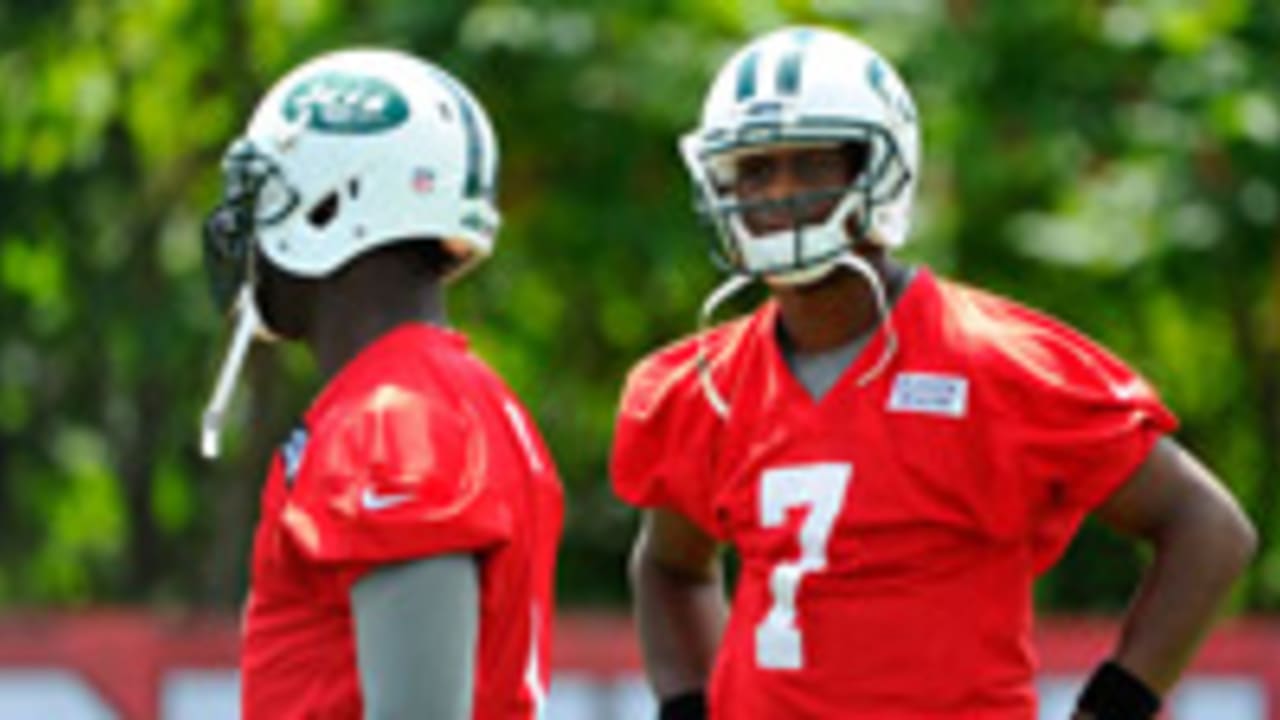 Jets bench quarterback Geno Smith, name Michael Vick starter