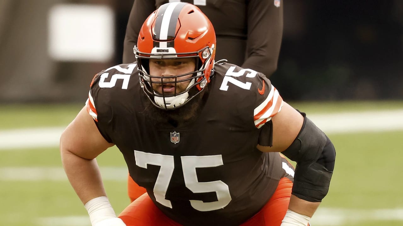 Myles Garrett, Joel Bitonio earn 'Good Guy Award'