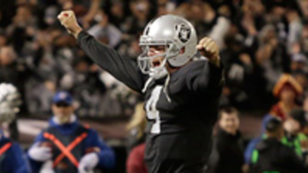 Derek-Carr-sl-112514.jpg