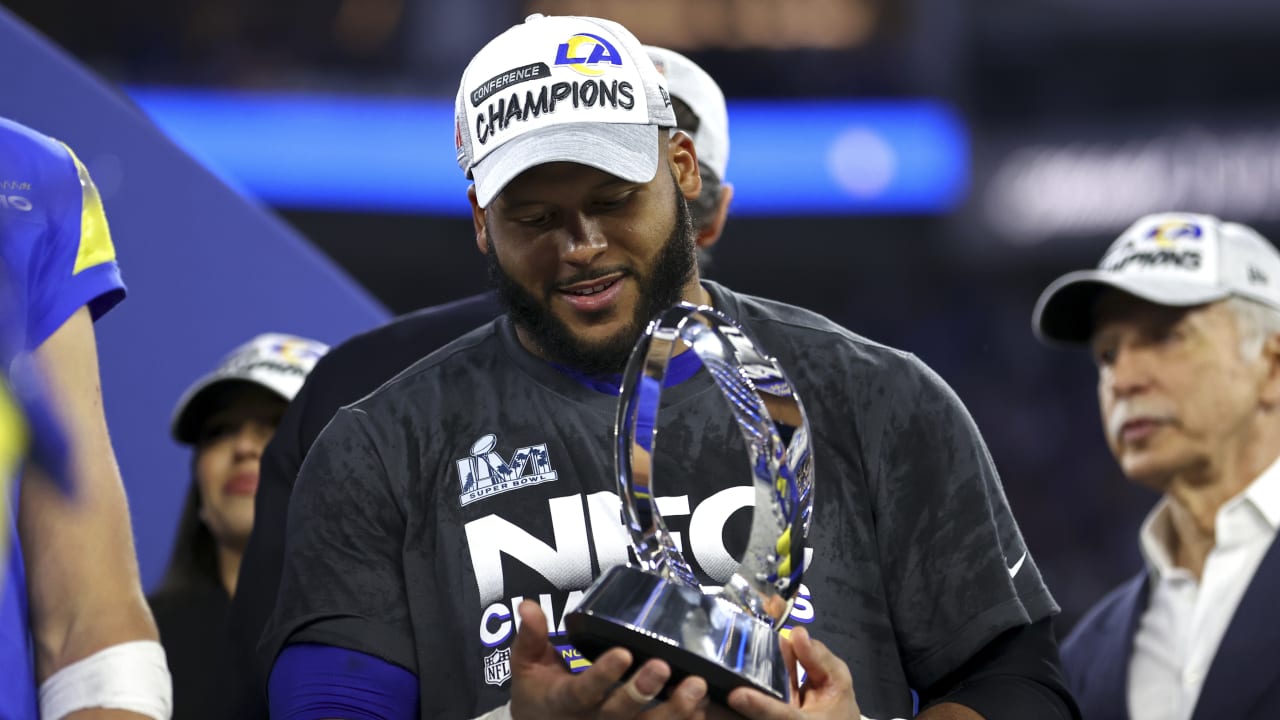 All-Pro Aaron Donald returning to LA Rams with a big raise