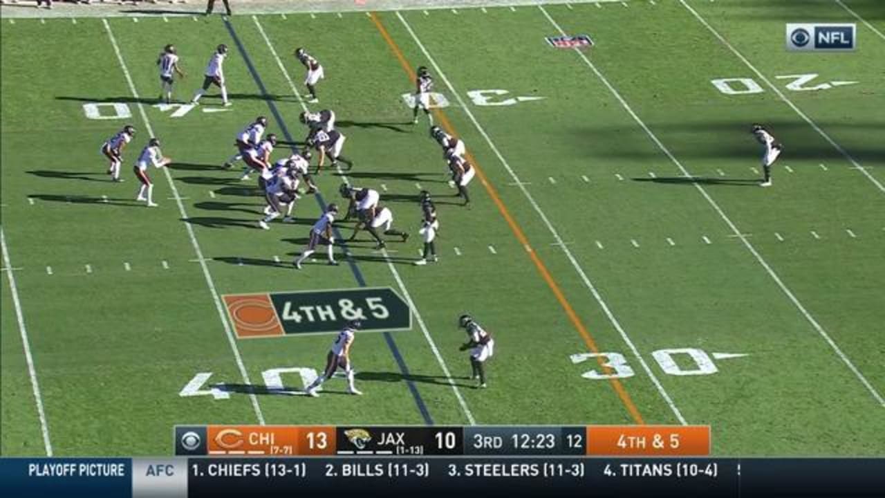 Chicago Bears quarterback Mitchell Trubisky rips backpedaling dart to