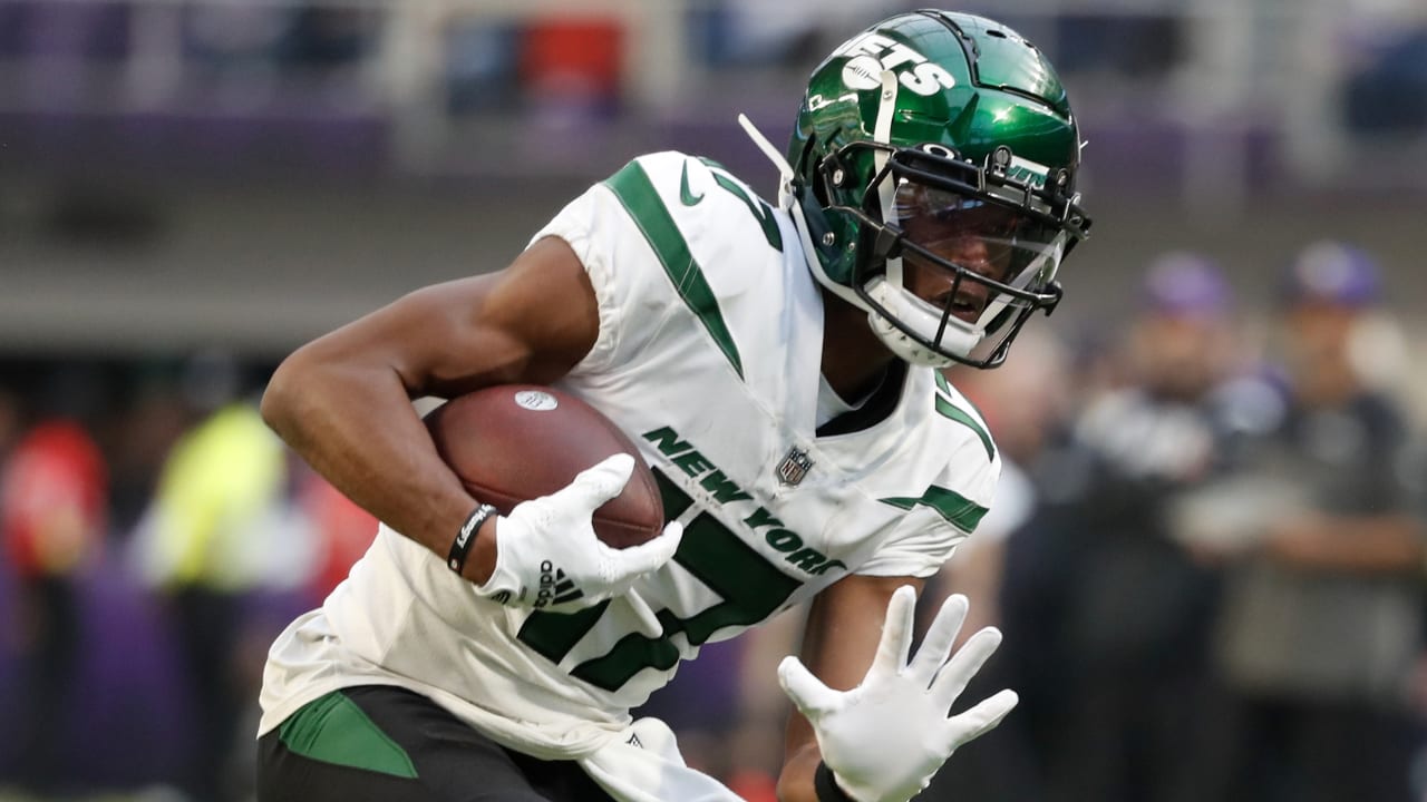 Can't-Miss Play: Wilson to Wilson! New York Jets wide receiver Garrett  Wilson slips past defenders on 68-yard TD pass from Zach Wilson