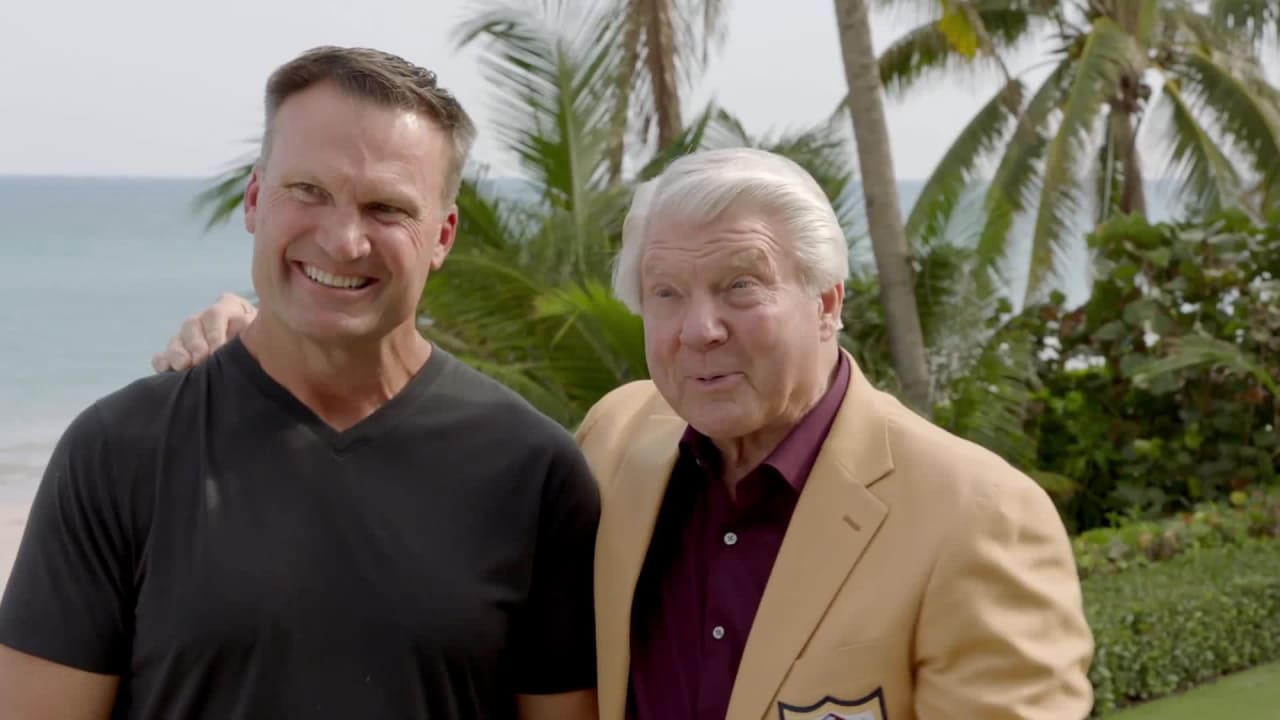 Former Miami Dolphins linebacker Zach Thomas receives Hall of Fame knock  from coach Jimmy Johnson