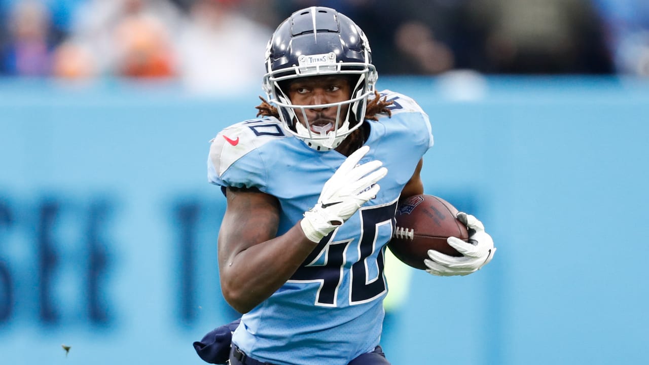 Tennessee Titans running back Dontrell Hilliard enters BEAST MODE on 39