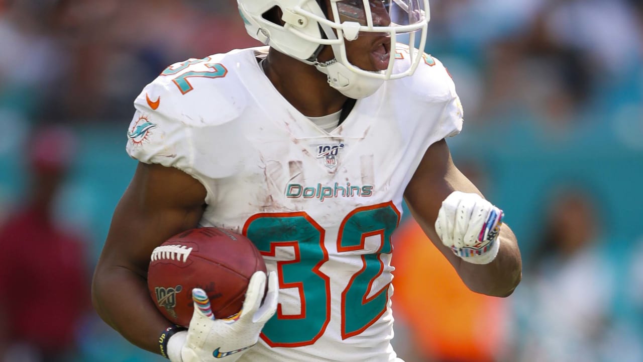 Cardinals trade for running back Kenyan Drake from Miami